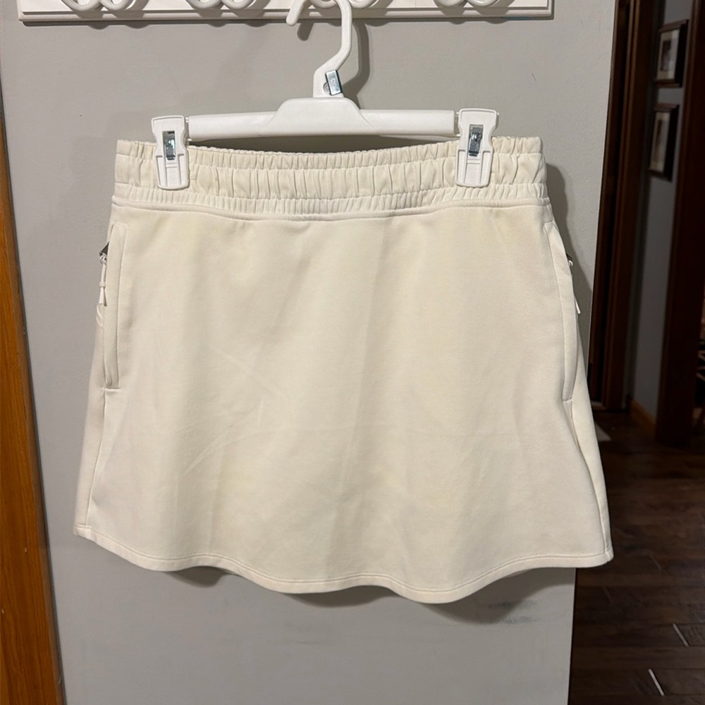 Old Navy Ivory Skort